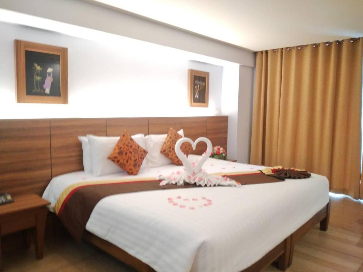 Saisawan Beach Luxury Hotel Наджомтьєн Екстер'єр фото